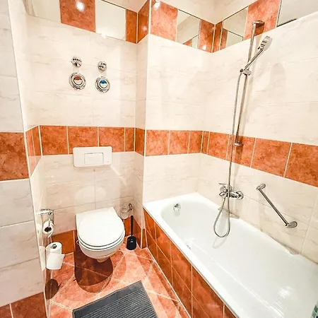 דירה Zentrum, 2r, Balkon, Wifi, 4p, Modern, Ruhig קמניץ