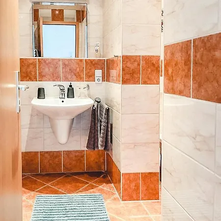 Zentrum, 2r, Balkon, Wifi, 4p, Modern, Ruhig דירה *