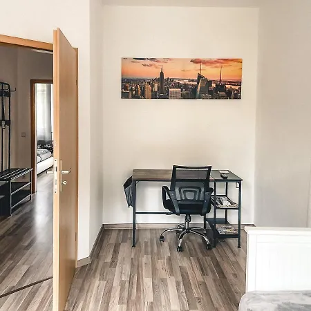 Zentrum, 2r, Balkon, Wifi, 4p, Modern, Ruhig