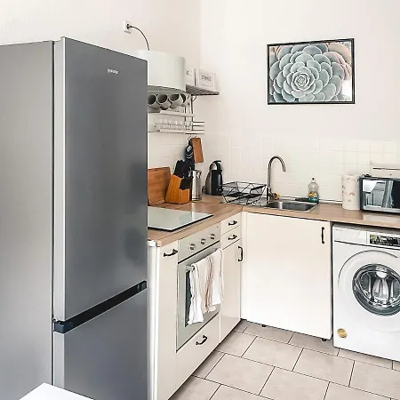 Zentrum, 2r, Balkon, Wifi, 4p, Modern, Ruhig * Chemnitz